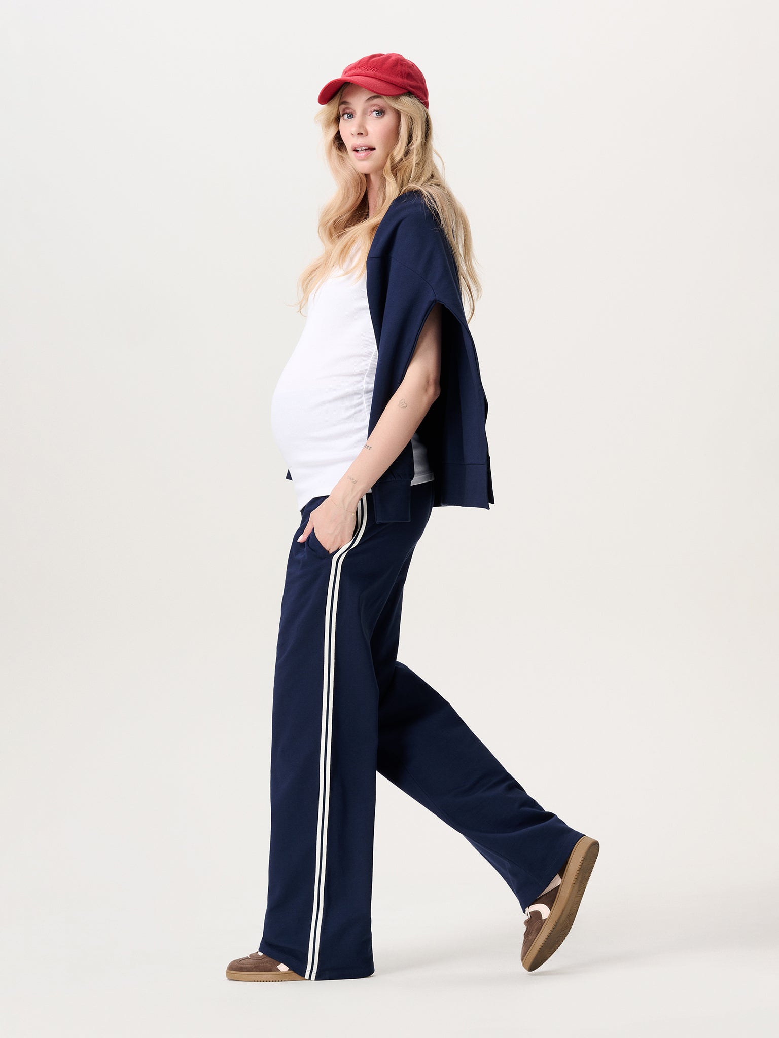 Loungehose mit seitlichen Streifen