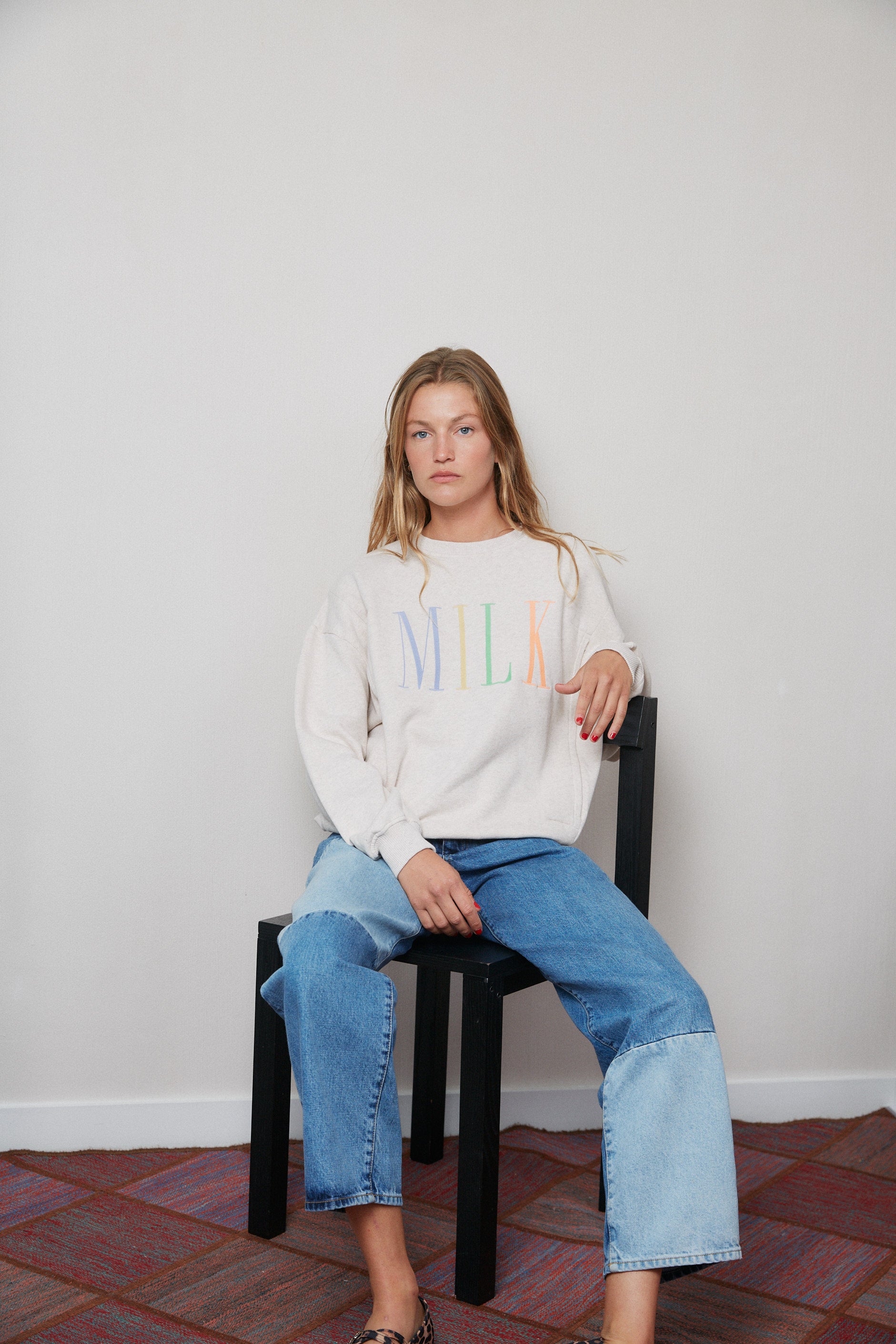 Tajinebanane Stillpullover mit MILK Stickerei, seitliche Reißverschlüsse, mieten und kaufen bei Mutterkleid