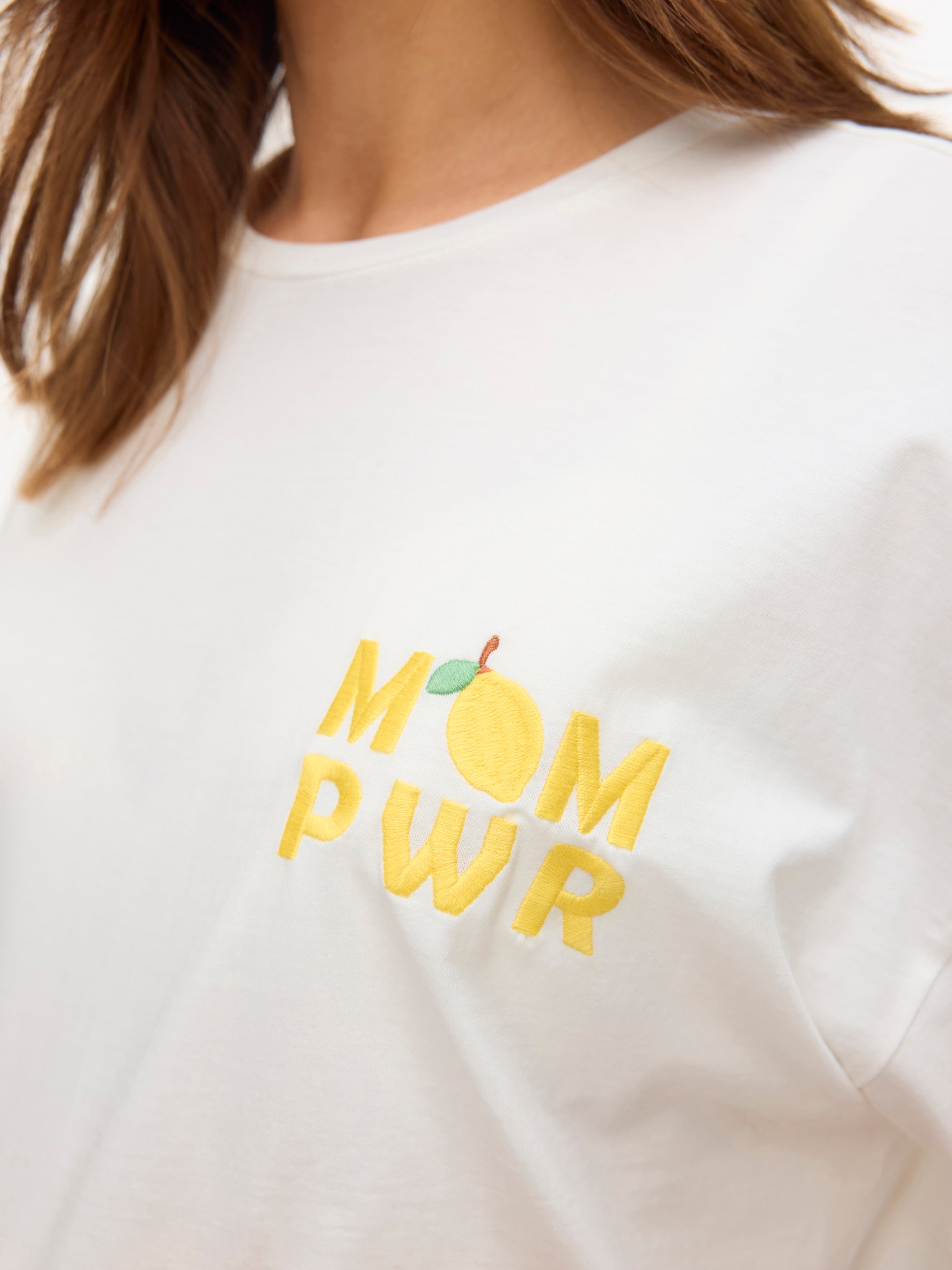 Stickerei Mom Power Umstandsshirt von mamalicious online bei Mutterkleid kaufen.
