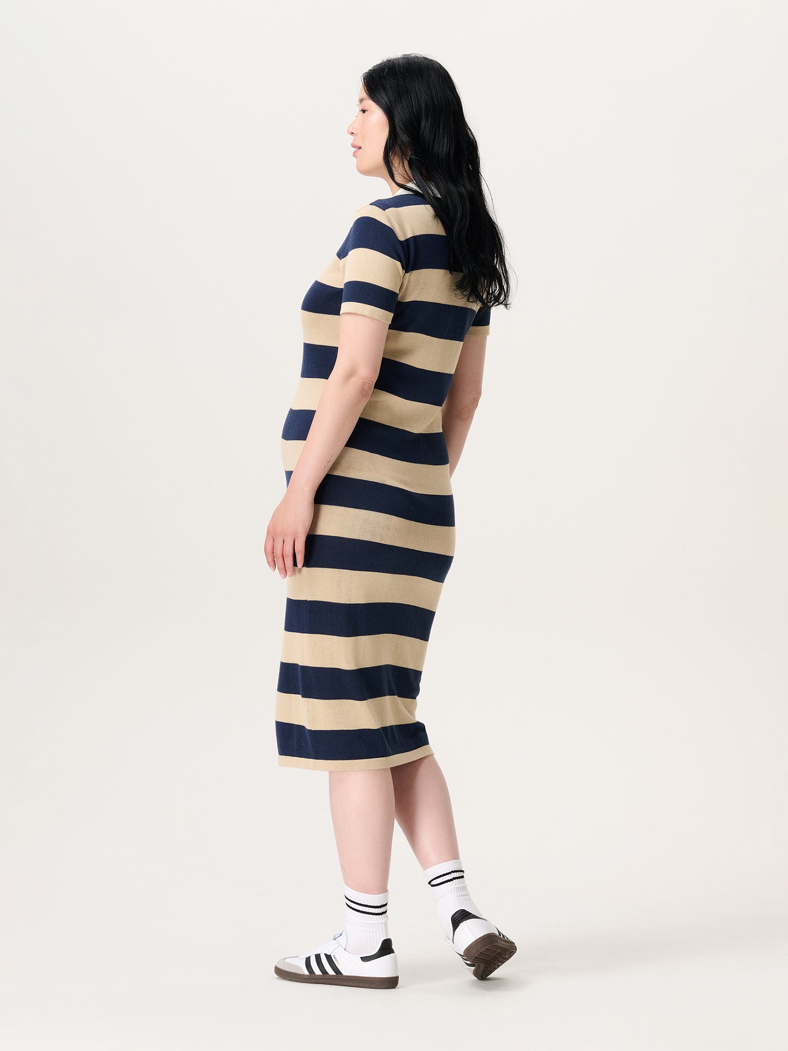 Strickkleid mit kurzem Arm
