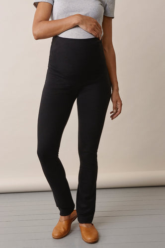 Boob Design stretchige schwarze Umstandshose leihen bei Mutterkleid aus nachhaltigem TENCEL™ Lyocell