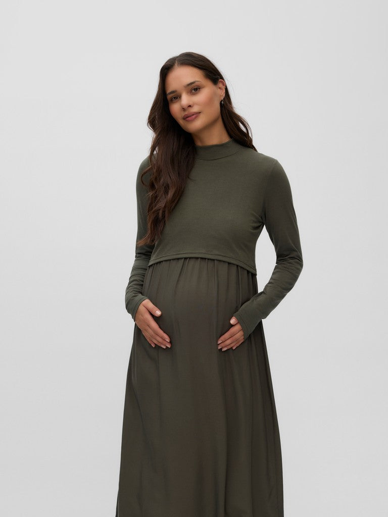 Olivgrünes Umstandskleid mit Stehkragen und Platz für den Babybauch