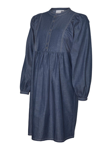 Mamalicious Umstands- und Stillkleid online kaufen bei Mutterkleid. Jeanskleid mit abgesetzten Nähten. Stilltauglich
