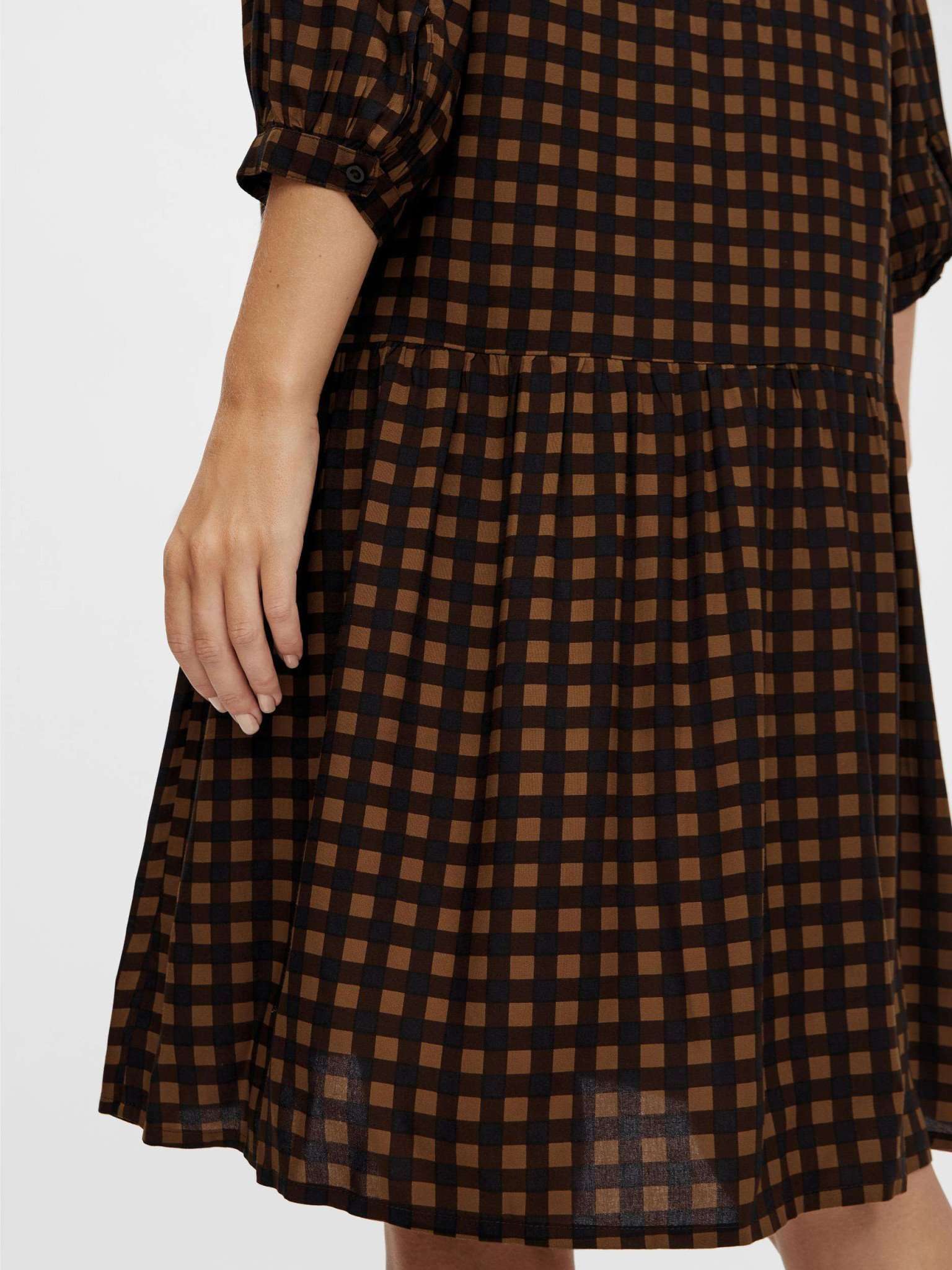 Mutterkleid Mamalicious Umstandskleid aus Viskose mit Volantsaum weit schwingend bequem mit Babybauch