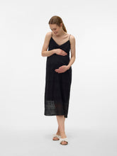 Lade das Bild in den Galerie-Viewer, Vero Moda Maternity Umstandskleid mieten und kaufen schwarz mit Spitze und Unterkleid
