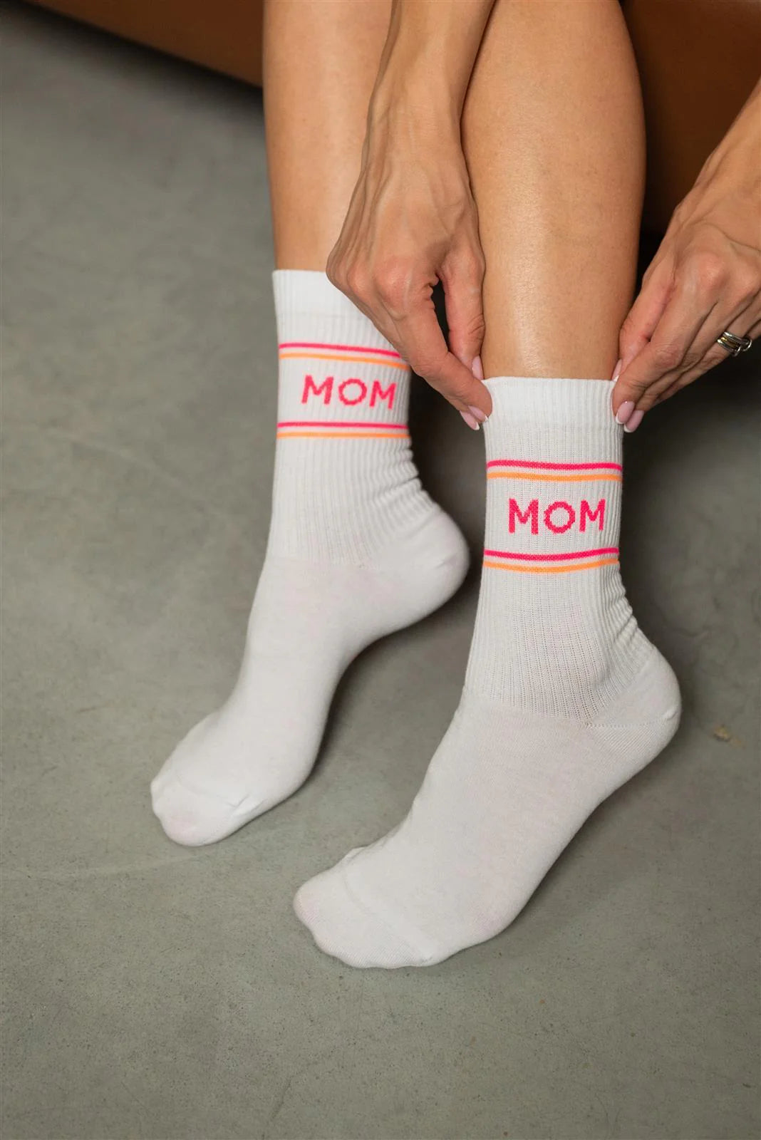 Socke Mom, neon