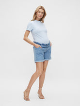 Lade das Bild in den Galerie-Viewer, Mamalicious Jeans-Umstandsshorts bei Mutterkleid online kaufen oder monatlich mieten
